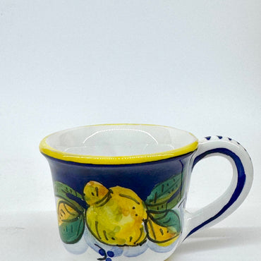 Coffee cup with Gambino lemon decoration