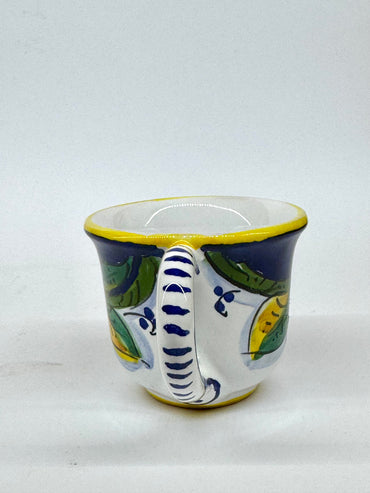 Coffee cup with Gambino lemon decoration