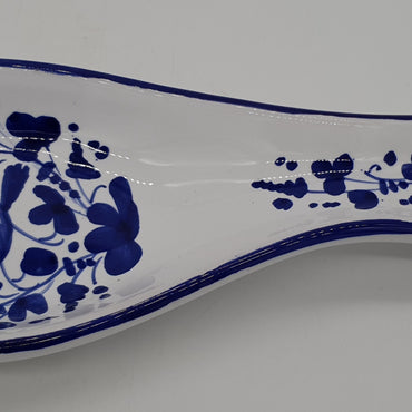Ladle or spoon holder with blue arabesque decoration