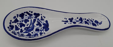 Ladle or spoon holder with blue arabesque decoration