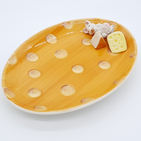 Oval tray with mice
