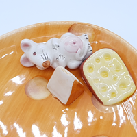 Oval tray with mice