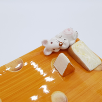 Rectangular tray with mice