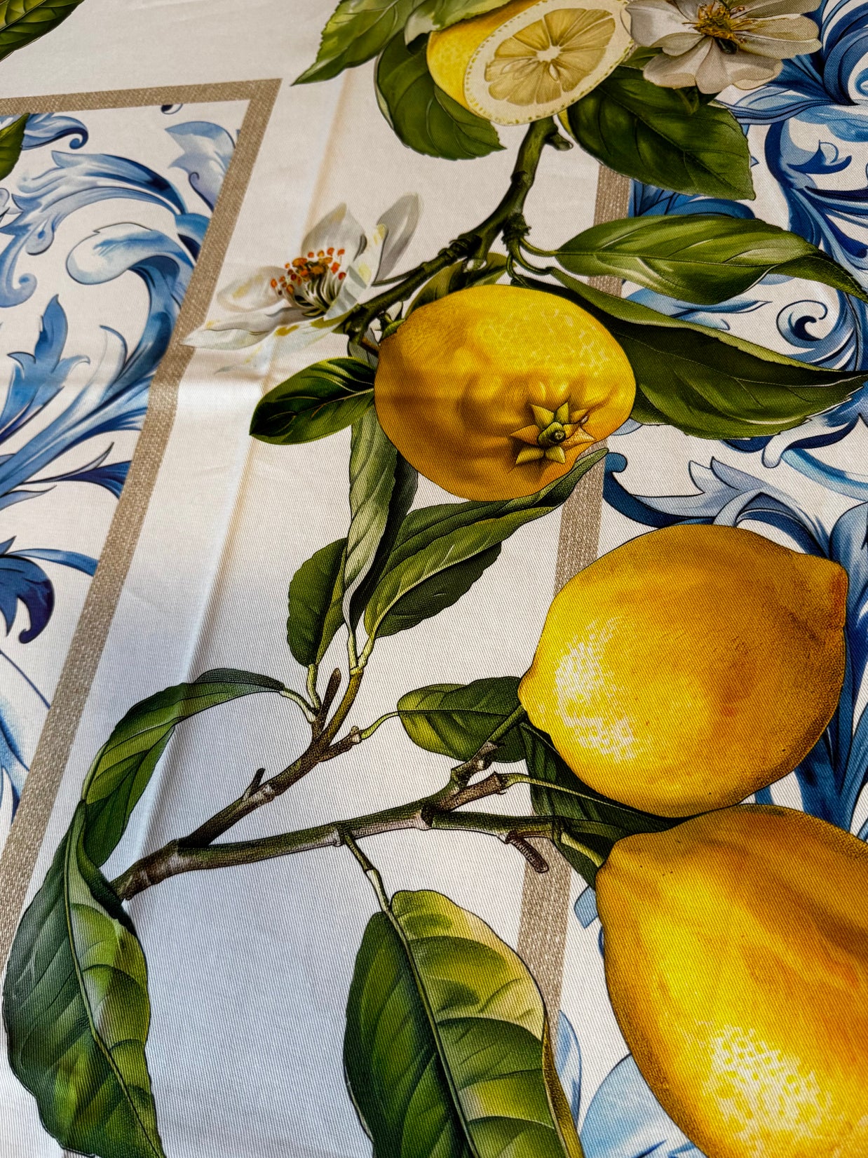 Tovaglia con Limoni e Fiori Digitale