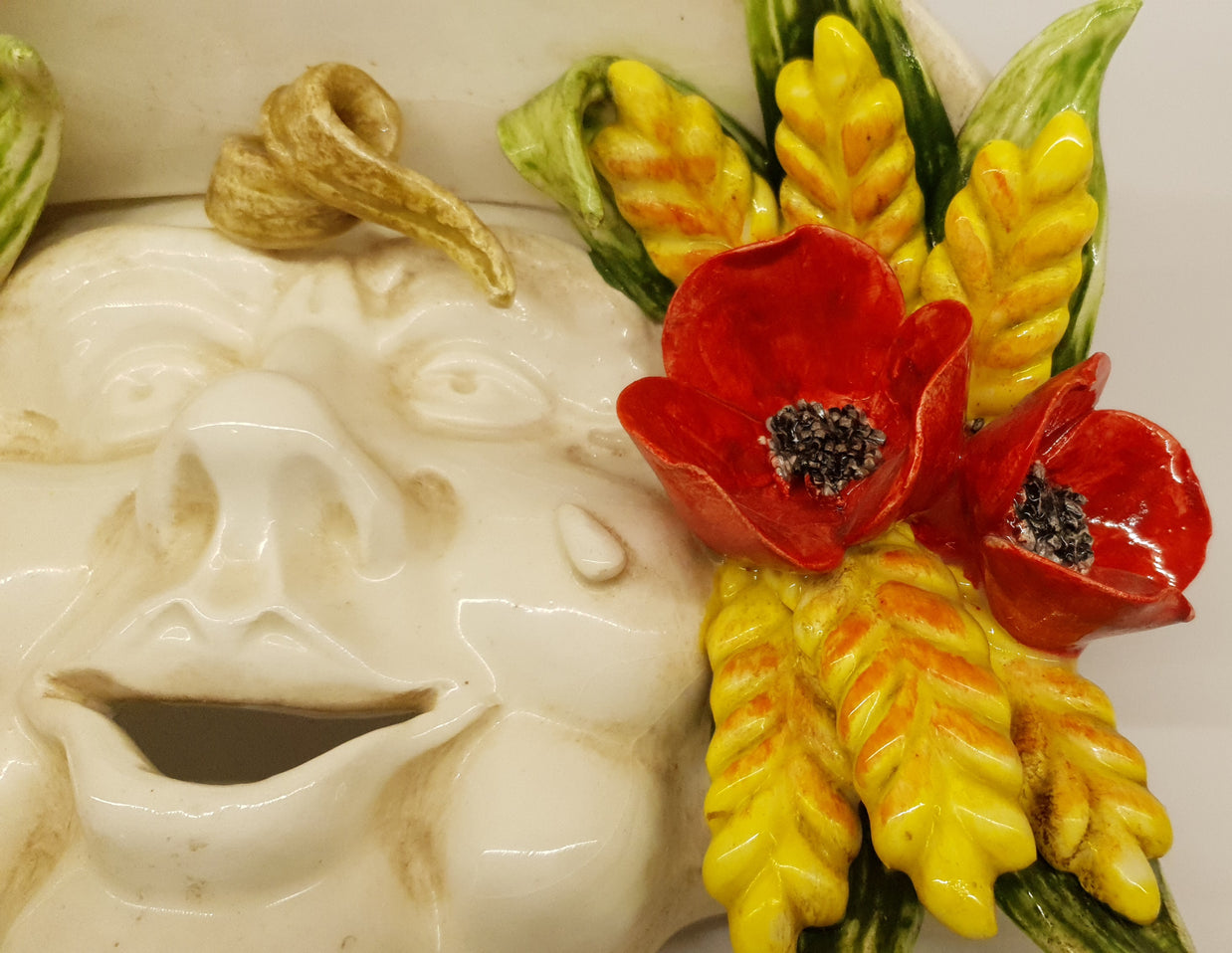 Maschera Contadino Spighe e Papaveri in Ceramica