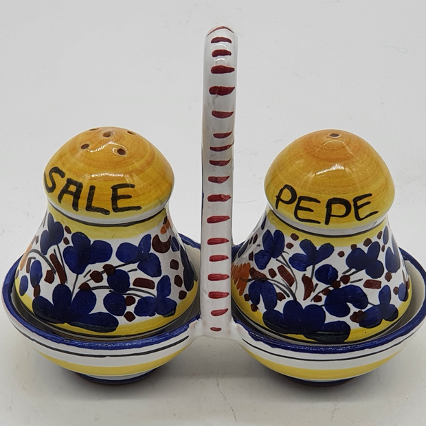 Salt And Pepper Colored Arabesque Decor