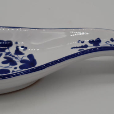 Ladle or spoon holder with blue arabesque decoration
