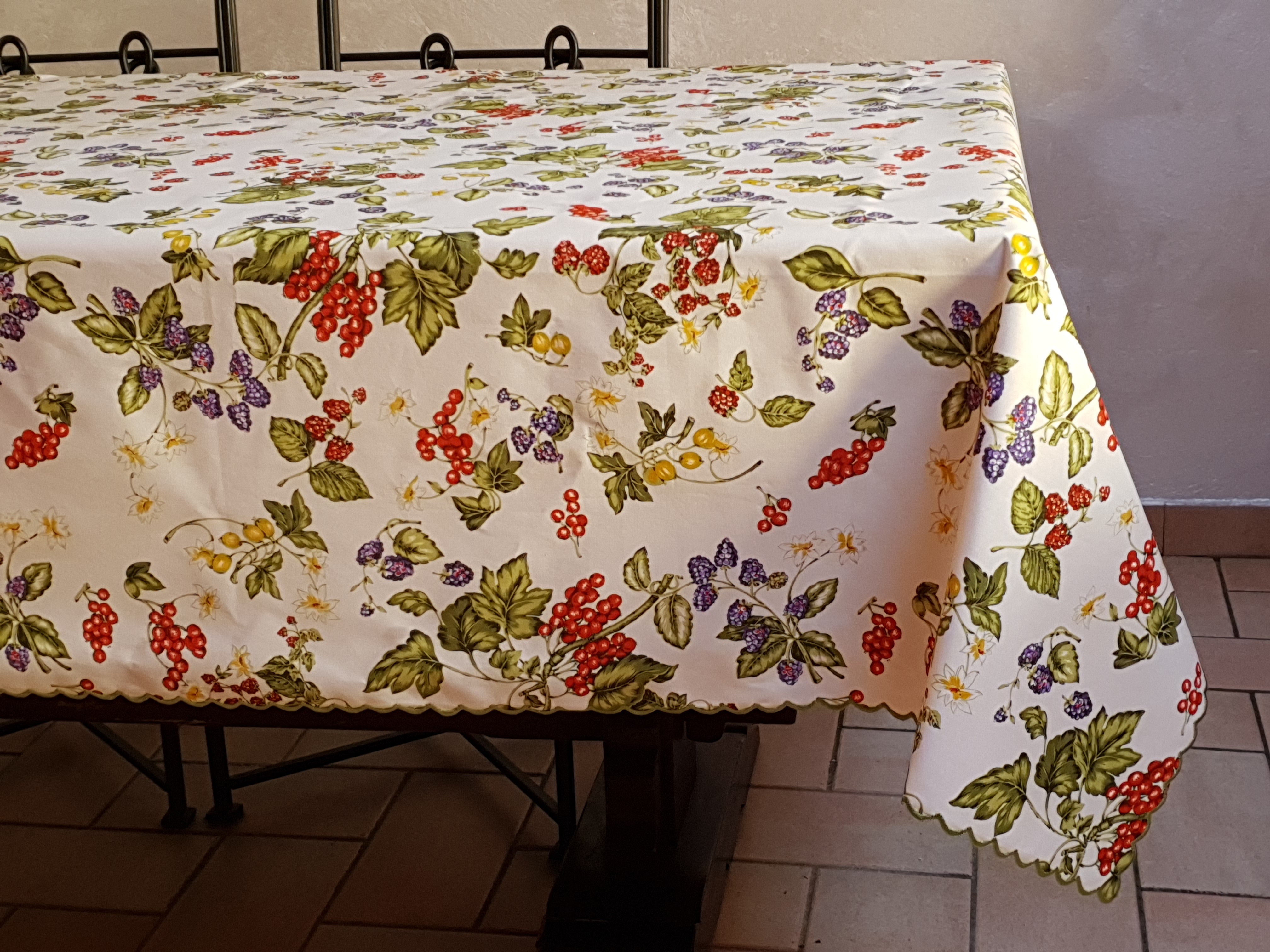 Berries Tablecloth Tuscan Tablecloths