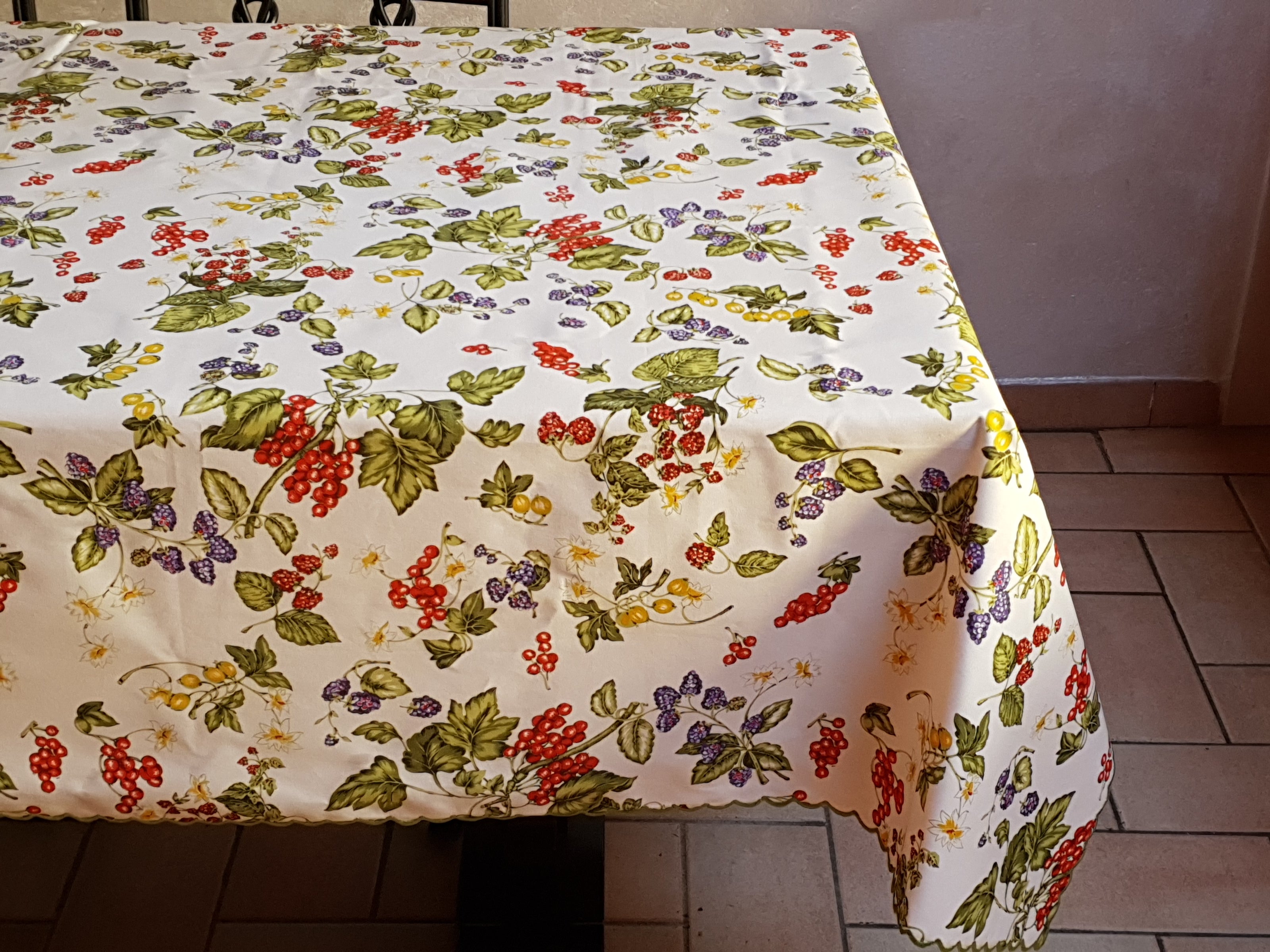 Berries Tablecloth Tuscan Tablecloths