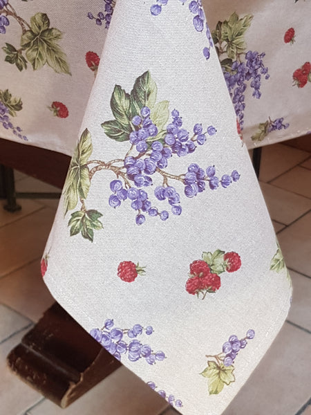 Miros Frutti di Bosco tablecloth