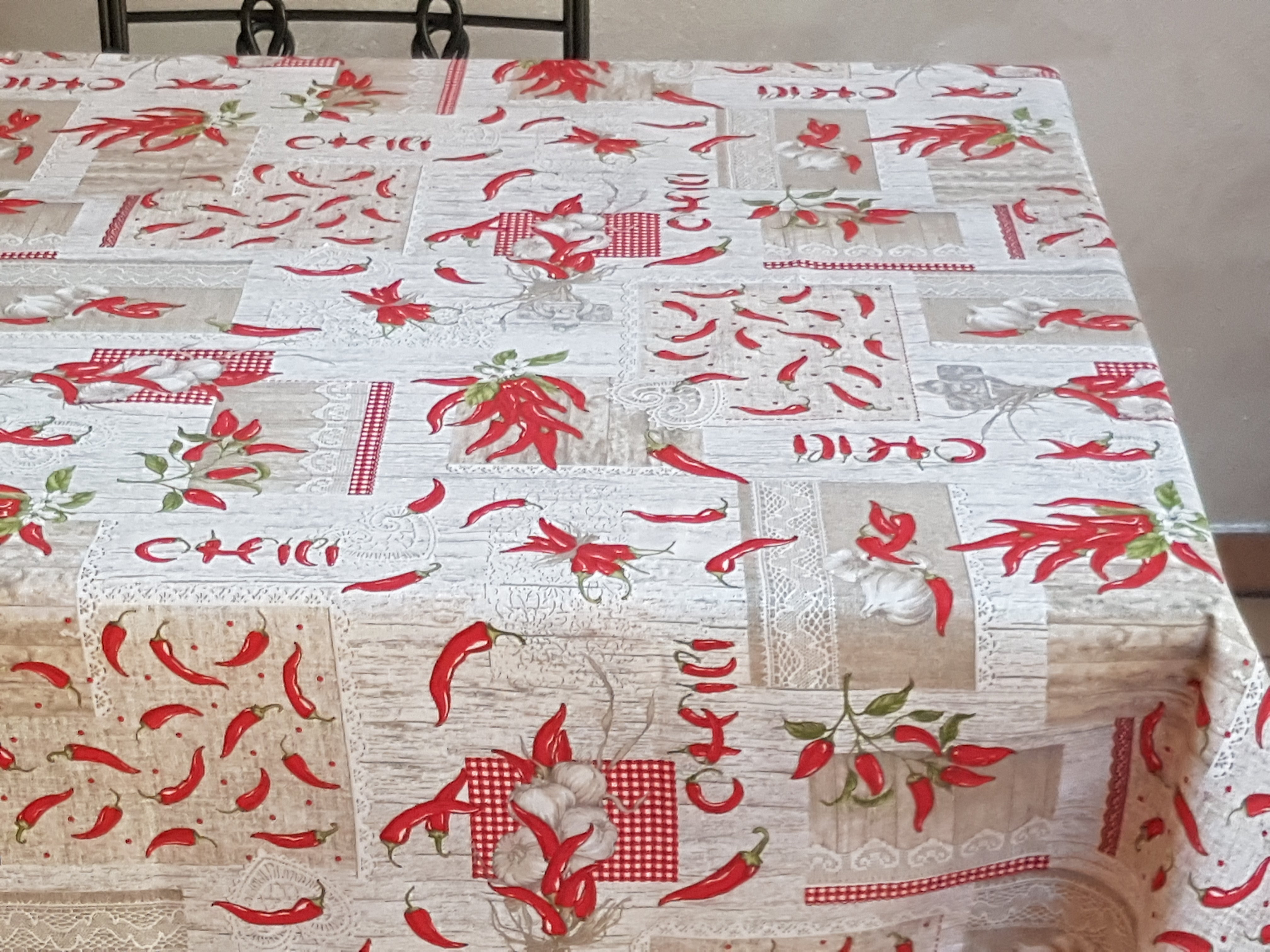Provencal Tablecloth with Garlic and Chillies