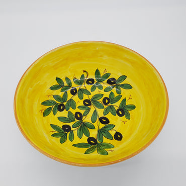Bolo Decorated Olives Yellow Background