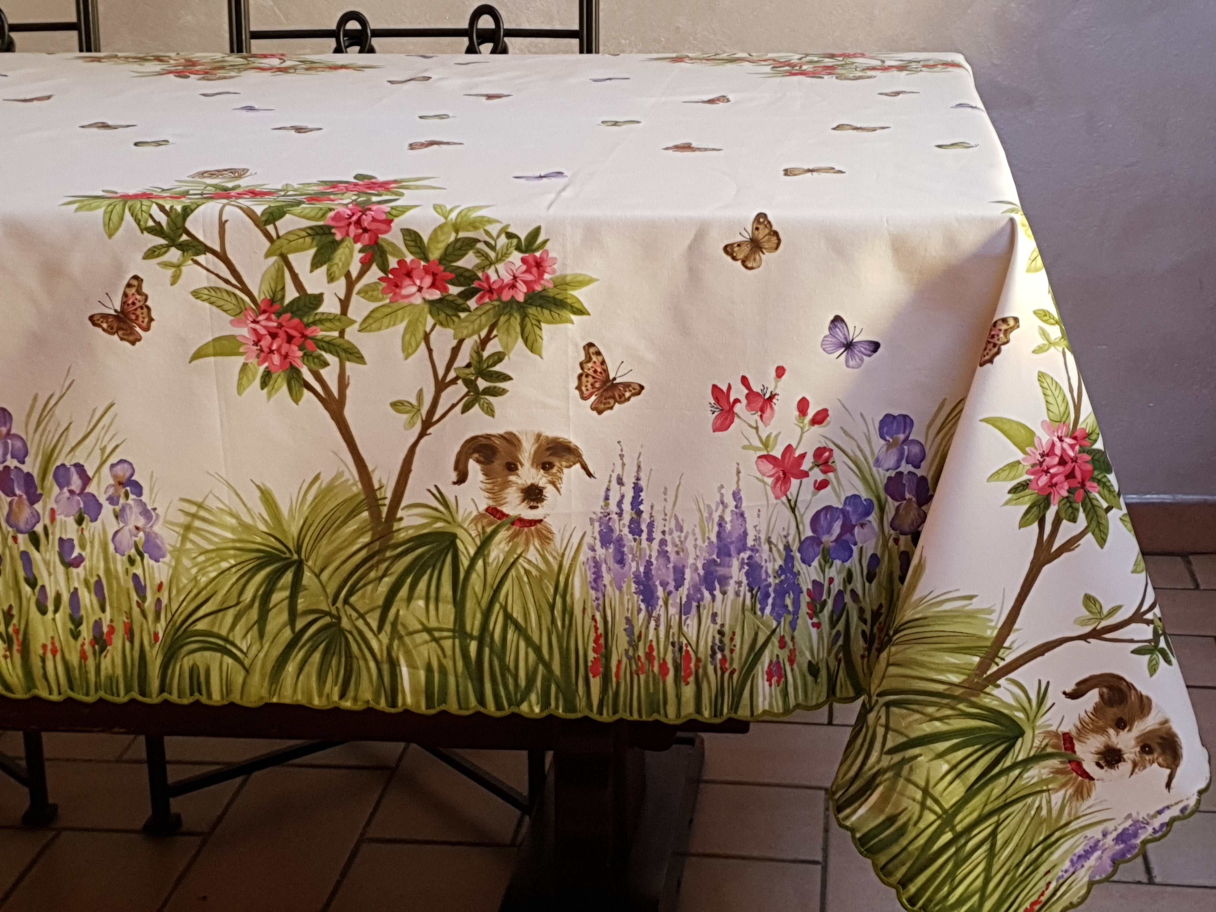 Tovaglia Rettangolare Con Stampe Di Zampe Di Gatto E Cane | Poliestere Impermeabile E Anti Macchia | 132x178 Cm Per Tavoli 4-6 Posti | Bordi Smerlati Boho