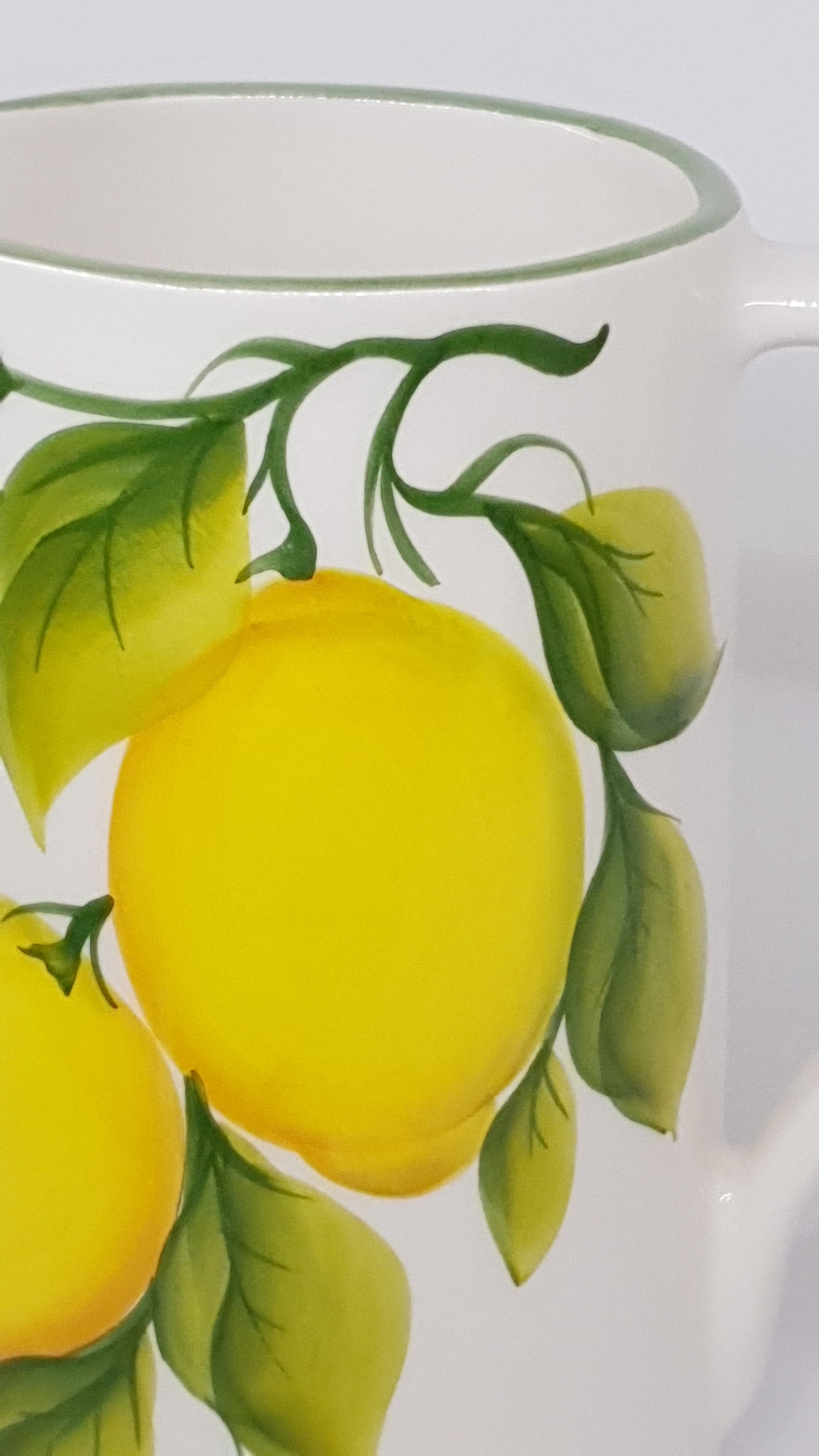1L Mug with lemon decoration