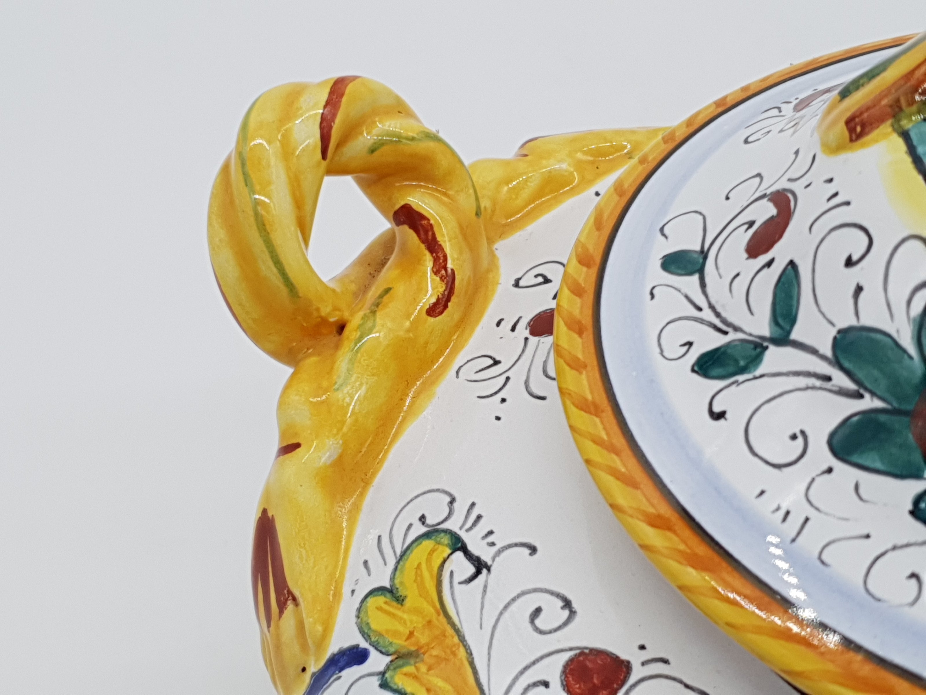 Zuppiera Bassa Con Coperchio Decoro Raffaellesco