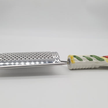 Grattugia Formaggio Decoro Uva Rossa Fondo Giallo Acciaio e Ceramica