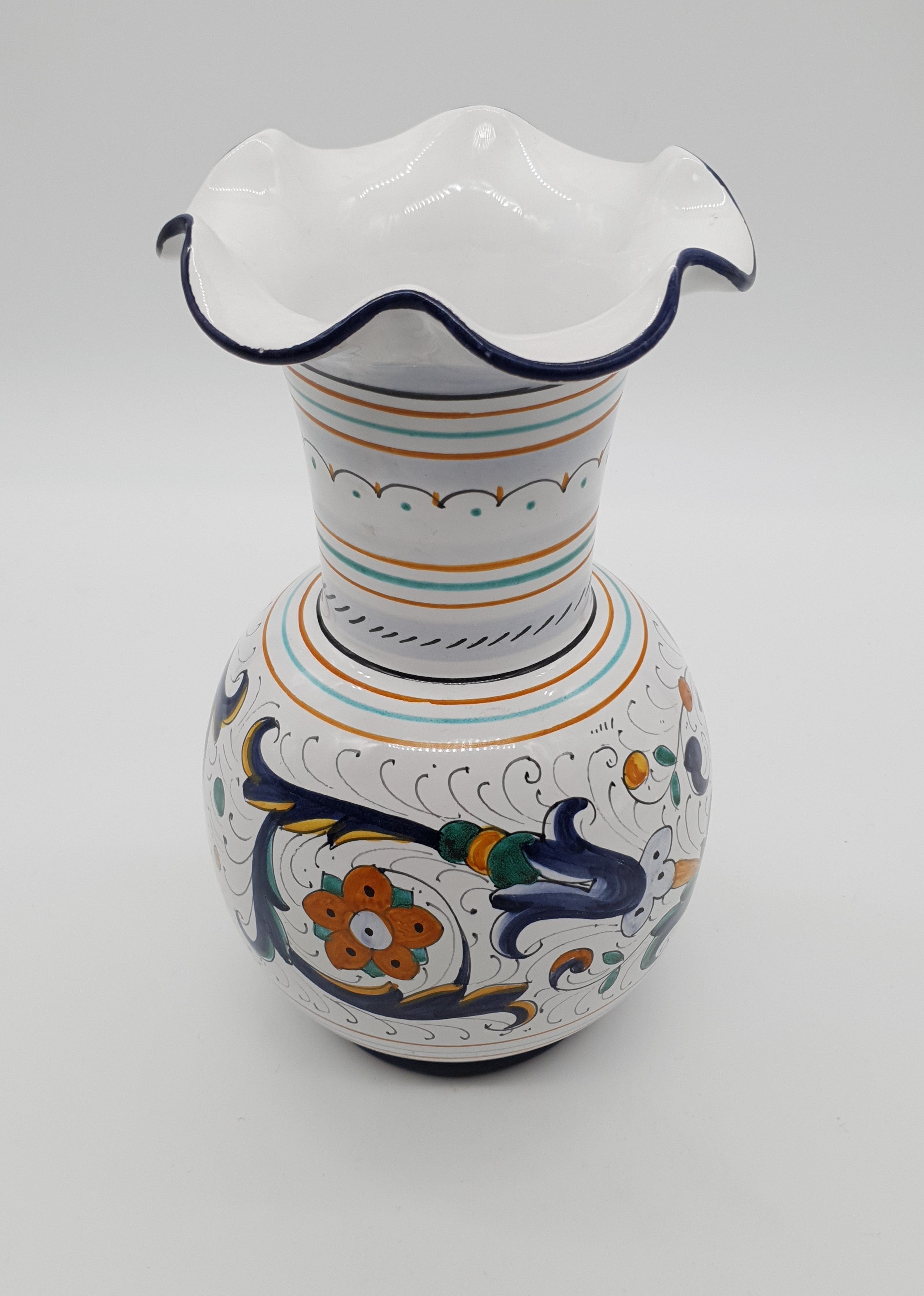 Scalloped vase Deruta decoration